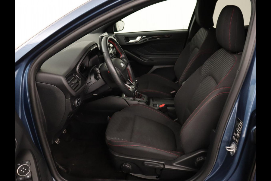 Ford Focus 1.0 EcoBoost ST Line | Trekhaak | Adaptief LED | Carplay | Climate control | Keyless | Navigatie | Parkeerhulp | Cruise control