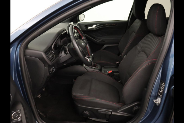 Ford Focus 1.0 EcoBoost ST Line | Trekhaak | Adaptief LED | Carplay | Climate control | Keyless | Navigatie | Parkeerhulp | Cruise control
