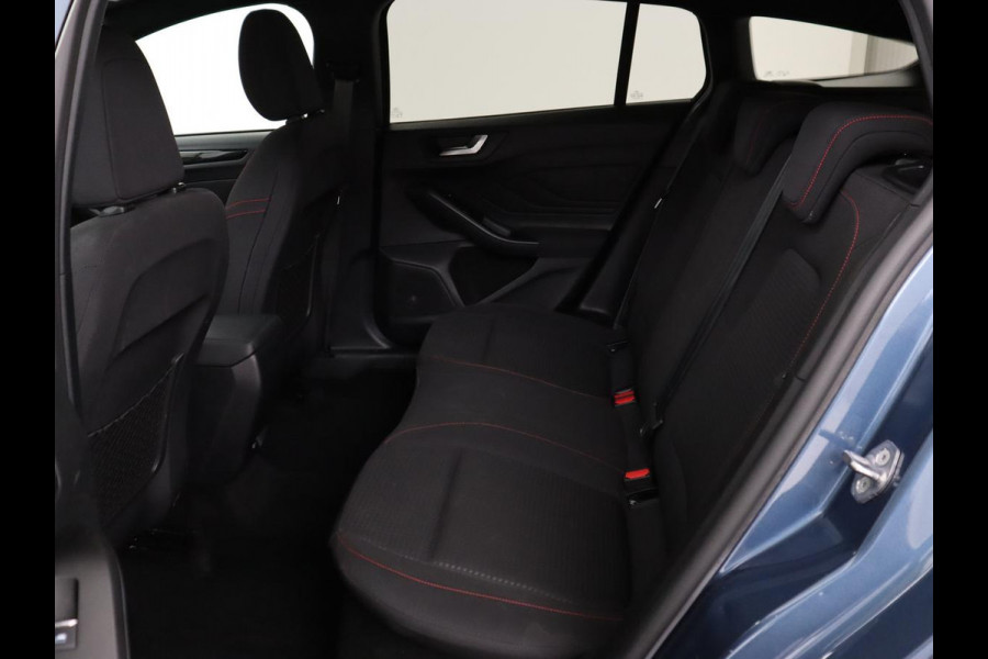 Ford Focus 1.0 EcoBoost ST Line | Trekhaak | Adaptief LED | Carplay | Climate control | Keyless | Navigatie | Parkeerhulp | Cruise control