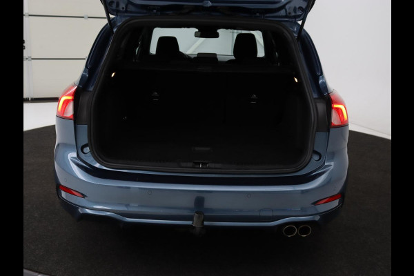 Ford Focus 1.0 EcoBoost ST Line | Trekhaak | Adaptief LED | Carplay | Climate control | Keyless | Navigatie | Parkeerhulp | Cruise control