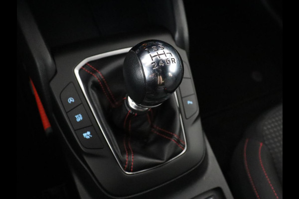 Ford Focus 1.0 EcoBoost ST Line | Trekhaak | Adaptief LED | Carplay | Climate control | Keyless | Navigatie | Parkeerhulp | Cruise control
