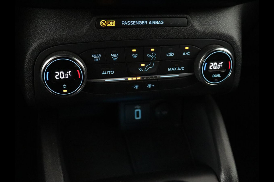 Ford Focus 1.0 EcoBoost ST Line | Trekhaak | Adaptief LED | Carplay | Climate control | Keyless | Navigatie | Parkeerhulp | Cruise control