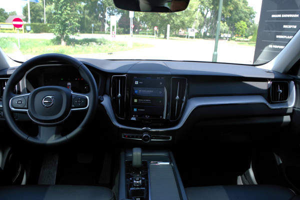 Volvo XC60 2.0 T8 Plug-in Hybrid AWD 390 PK Inscription, Panoramadak, Leder, Keyless, DAB+