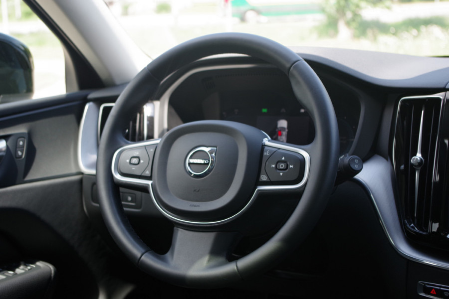 Volvo XC60 2.0 T8 Plug-in Hybrid AWD 390 PK Inscription, Panoramadak, Leder, Keyless, DAB+