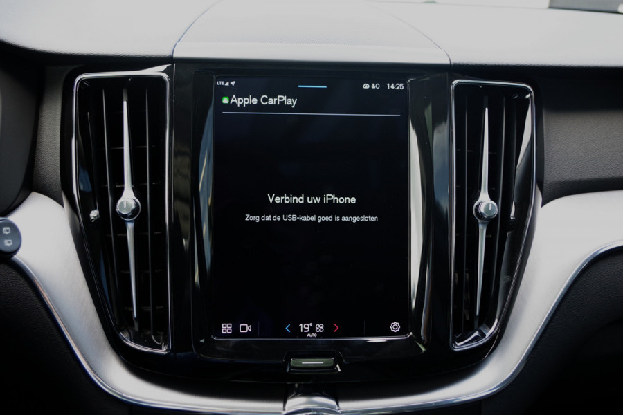 Volvo XC60 2.0 T8 Plug-in Hybrid AWD 390 PK Inscription, Panoramadak, Leder, Keyless, DAB+