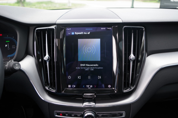 Volvo XC60 2.0 T8 Plug-in Hybrid AWD 390 PK Inscription, Panoramadak, Leder, Keyless, DAB+