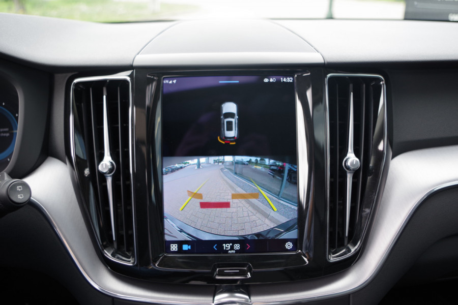 Volvo XC60 2.0 T8 Plug-in Hybrid AWD 390 PK Inscription, Panoramadak, Leder, Keyless, DAB+
