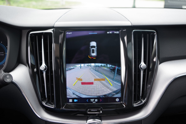 Volvo XC60 2.0 T8 Plug-in Hybrid AWD 390 PK Inscription, Panoramadak, Leder, Keyless, DAB+