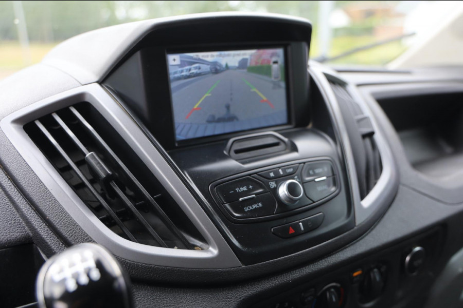 Ford Transit 330 2.0 TDCI L2/H2 CAMERA AIRCO CRUISE CONTROL NAVI TREKHAAK PDC 170PK ZWART LEASE V/A € 122,- p.m. INRUIL MOGELIJK