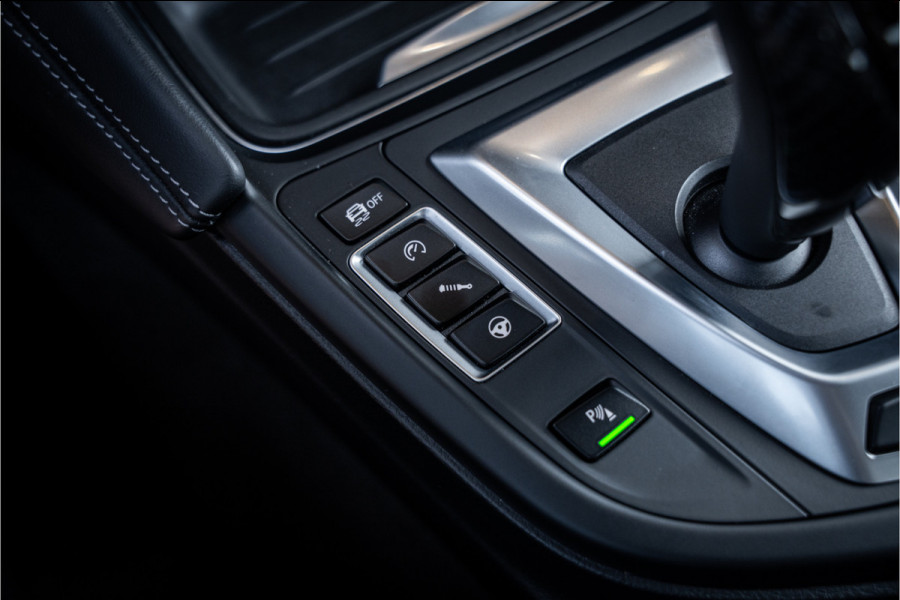 BMW M4 4-serie Coupé Competition - HUD l Memory l Carbon l Kuipstoelen l Dealer O.H