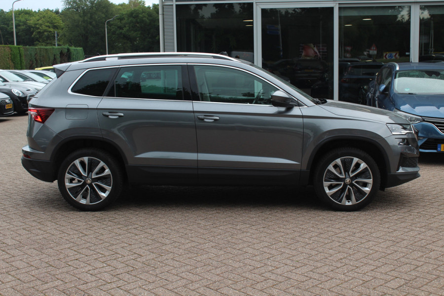 Škoda Karoq 1.5 TSI ACT Business Edition Plus / Trekhaak / Panoramadak / Navigatie / 17'' / Keyless / Virtual Cockpit / DAB / ACC / Full LED Koplampen