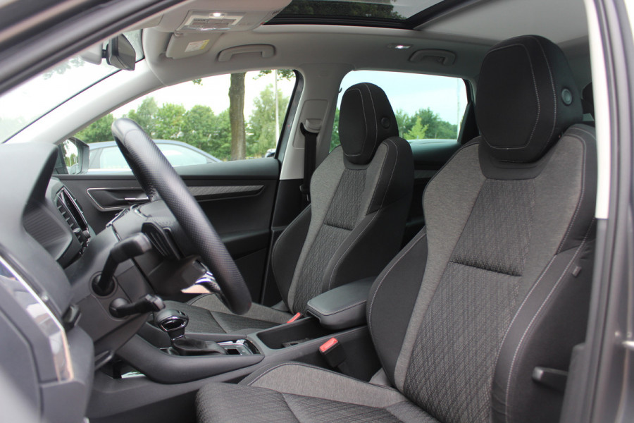 Škoda Karoq 1.5 TSI ACT Business Edition Plus / Trekhaak / Panoramadak / Navigatie / 17'' / Keyless / Virtual Cockpit / DAB / ACC / Full LED Koplampen