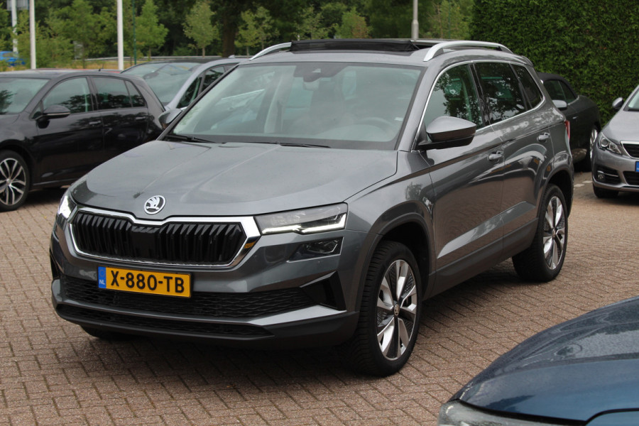 Škoda Karoq 1.5 TSI ACT Business Edition Plus / Trekhaak / Panoramadak / Navigatie / 17'' / Keyless / Virtual Cockpit / DAB / ACC / Full LED Koplampen