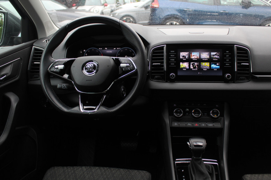 Škoda Karoq 1.5 TSI ACT Business Edition Plus / Trekhaak / Panoramadak / Navigatie / 17'' / Keyless / Virtual Cockpit / DAB / ACC / Full LED Koplampen