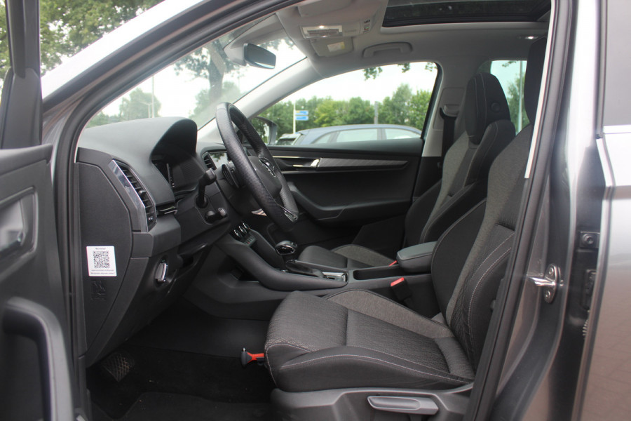 Škoda Karoq 1.5 TSI ACT Business Edition Plus / Trekhaak / Panoramadak / Navigatie / 17'' / Keyless / Virtual Cockpit / DAB / ACC / Full LED Koplampen