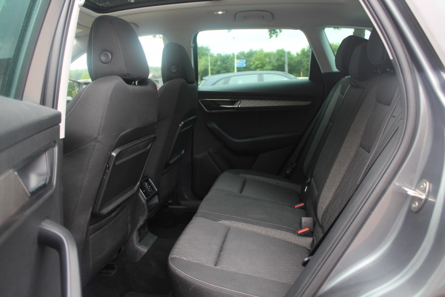 Škoda Karoq 1.5 TSI ACT Business Edition Plus / Trekhaak / Panoramadak / Navigatie / 17'' / Keyless / Virtual Cockpit / DAB / ACC / Full LED Koplampen