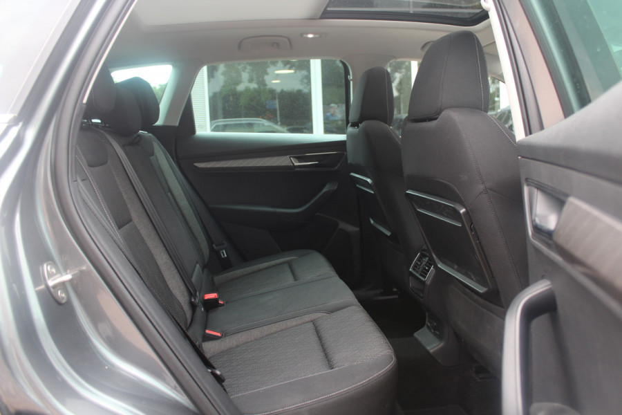 Škoda Karoq 1.5 TSI ACT Business Edition Plus / Trekhaak / Panoramadak / Navigatie / 17'' / Keyless / Virtual Cockpit / DAB / ACC / Full LED Koplampen
