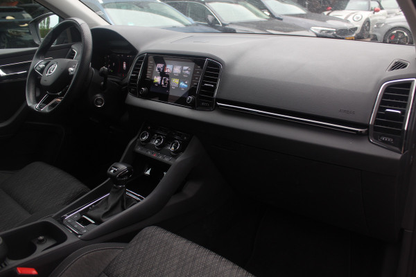Škoda Karoq 1.5 TSI ACT Business Edition Plus / Trekhaak / Panoramadak / Navigatie / 17'' / Keyless / Virtual Cockpit / DAB / ACC / Full LED Koplampen