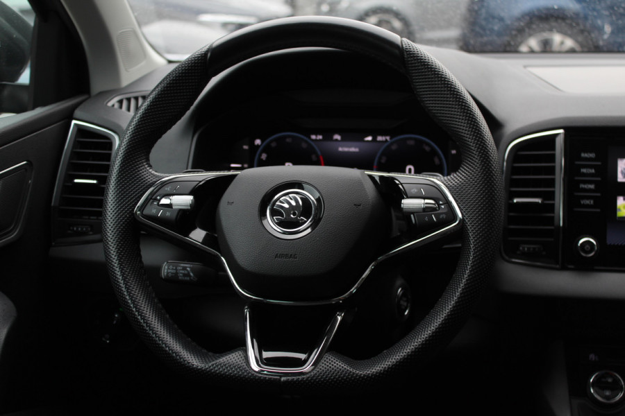 Škoda Karoq 1.5 TSI ACT Business Edition Plus / Trekhaak / Panoramadak / Navigatie / 17'' / Keyless / Virtual Cockpit / DAB / ACC / Full LED Koplampen