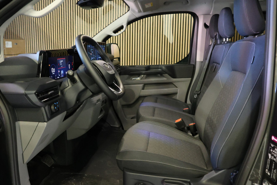 Ford Transit Custom 320 2.0 TDCI 150 PK L2H1 DC LIMITED | L+R Schuifdeur | Dubbel Cabine | ACC | Blind Spot | Navigatie | Camera | CarPlay | Lane As Raptor Edition | Trekhaak | Glaslook panelen | 6-Zitter | Verlengde fabrieksgarantie tot 09-2029