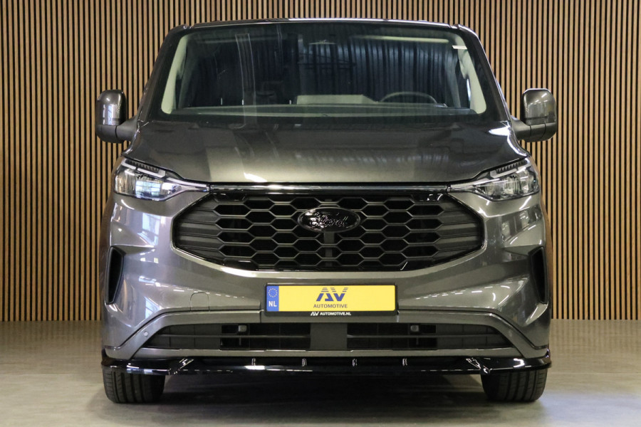 Ford Transit Custom 320 2.0 TDCI 150 PK L2H1 DC LIMITED | L+R Schuifdeur | Dubbel Cabine | ACC | Blind Spot | Navigatie | Camera | CarPlay | Lane As Raptor Edition | Trekhaak | Glaslook panelen | 6-Zitter | Verlengde fabrieksgarantie tot 09-2029
