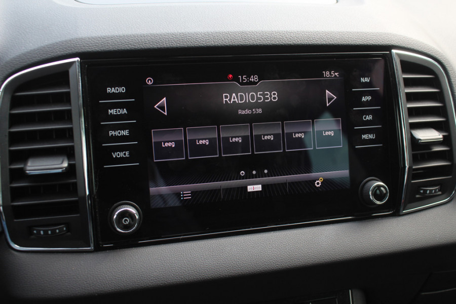 Škoda Karoq 1.5 TSI ACT Business Edition Plus / Trekhaak / Panoramadak / Navigatie / 17'' / Keyless / Virtual Cockpit / DAB / ACC / Full LED Koplampen