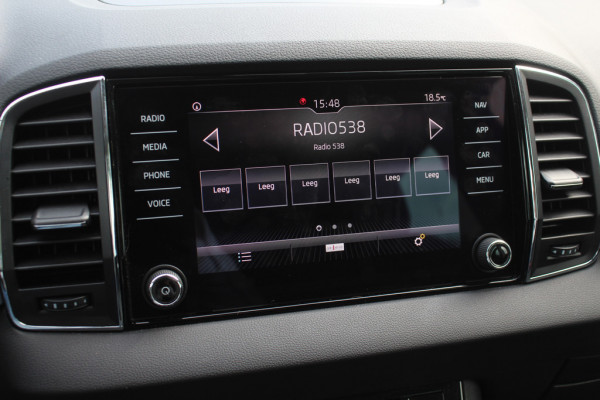 Škoda Karoq 1.5 TSI ACT Business Edition Plus / Trekhaak / Panoramadak / Navigatie / 17'' / Keyless / Virtual Cockpit / DAB / ACC / Full LED Koplampen