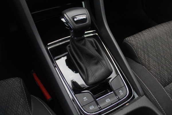 Škoda Karoq 1.5 TSI ACT Business Edition Plus / Trekhaak / Panoramadak / Navigatie / 17'' / Keyless / Virtual Cockpit / DAB / ACC / Full LED Koplampen