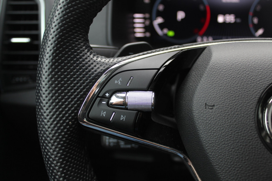 Škoda Karoq 1.5 TSI ACT Business Edition Plus / Trekhaak / Panoramadak / Navigatie / 17'' / Keyless / Virtual Cockpit / DAB / ACC / Full LED Koplampen