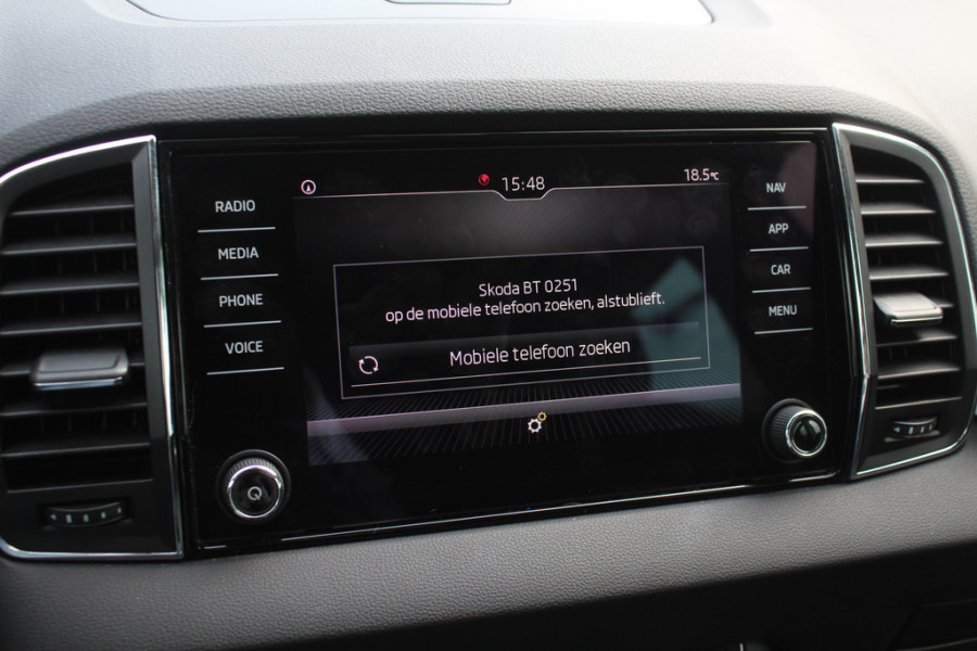 Škoda Karoq 1.5 TSI ACT Business Edition Plus / Trekhaak / Panoramadak / Navigatie / 17'' / Keyless / Virtual Cockpit / DAB / ACC / Full LED Koplampen
