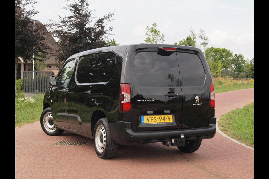 Peugeot Partner 1.5 BlueHDI Asphalt Long | Camera | Trekhaak | Cruise Control | Apple Carplay | Automaat |