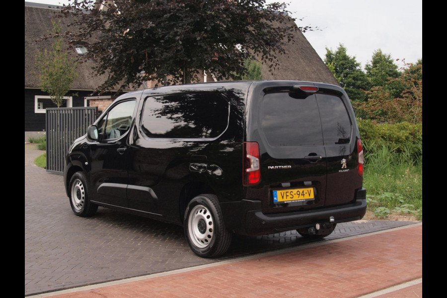 Peugeot Partner 1.5 BlueHDI Asphalt Long | Camera | Trekhaak | Cruise Control | Apple Carplay | Automaat |