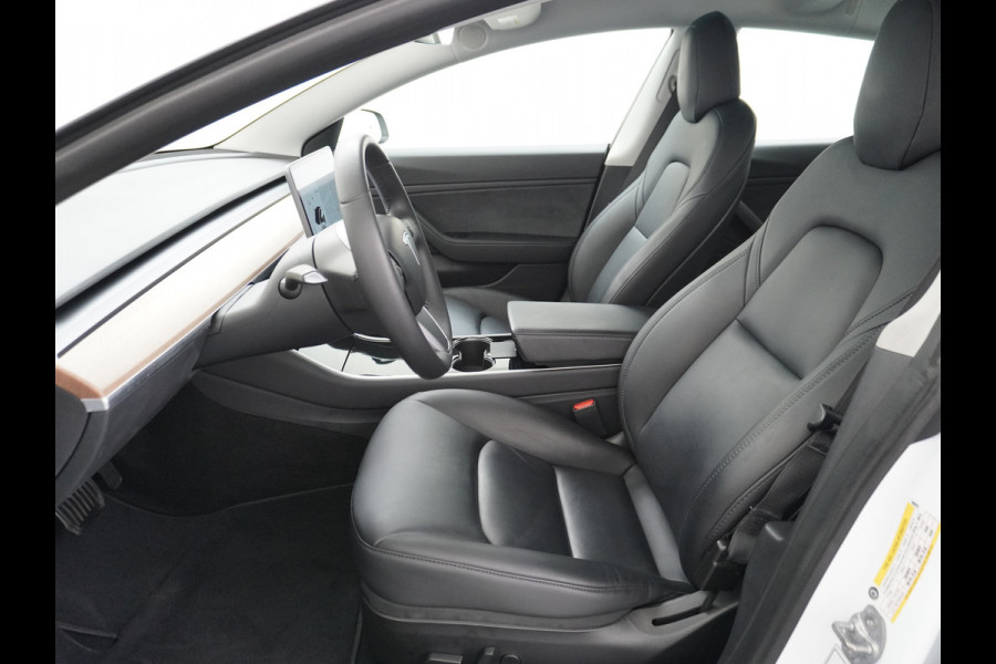 Tesla Model 3 Long Range AWD 75kWh 463PK Lmv 19" FSD-3 Computer Premium Audio AutoPilot Panoramadak Camera's Leer Adaptive-Cruise-Control+Stop 4WD Stoel en achterbank verwarming Elektr.Stoelen+Memory+Easy-Entry WiFi 1e Eigenaar Org. Nederlandse Auto Garantie op Accu/Motor tot 16-03-2028/192.000km