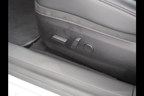 Tesla Model 3 Long Range AWD 75kWh 463PK Lmv 19" FSD-3 Computer Premium Audio AutoPilot Panoramadak Camera's Leer Adaptive-Cruise-Control+Stop 4WD Stoel en achterbank verwarming Elektr.Stoelen+Memory+Easy-Entry WiFi 1e Eigenaar Org. Nederlandse Auto Garantie op Accu/Motor tot 16-03-2028/192.000km