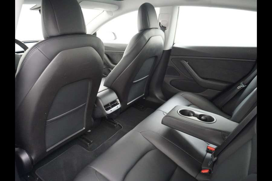 Tesla Model 3 Long Range AWD 75kWh 463PK Lmv 19" FSD-3 Computer Premium Audio AutoPilot Panoramadak Camera's Leer Adaptive-Cruise-Control+Stop 4WD Stoel en achterbank verwarming Elektr.Stoelen+Memory+Easy-Entry WiFi 1e Eigenaar Org. Nederlandse Auto Garantie op Accu/Motor tot 16-03-2028/192.000km