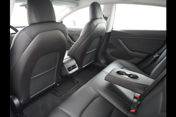 Tesla Model 3 Long Range AWD 75kWh 463PK Lmv 19" FSD-3 Computer Premium Audio AutoPilot Panoramadak Camera's Leer Adaptive-Cruise-Control+Stop 4WD Stoel en achterbank verwarming Elektr.Stoelen+Memory+Easy-Entry WiFi 1e Eigenaar Org. Nederlandse Auto Garantie op Accu/Motor tot 16-03-2028/192.000km