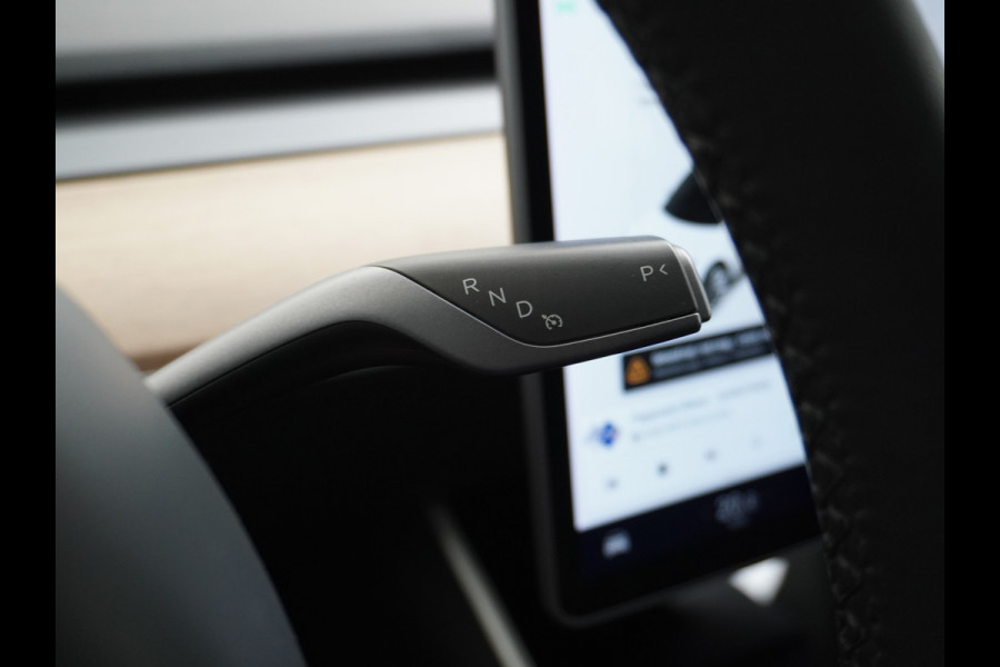 Tesla Model 3 Long Range AWD 75kWh 463PK Lmv 19" FSD-3 Computer Premium Audio AutoPilot Panoramadak Camera's Leer Adaptive-Cruise-Control+Stop 4WD Stoel en achterbank verwarming Elektr.Stoelen+Memory+Easy-Entry WiFi 1e Eigenaar Org. Nederlandse Auto Garantie op Accu/Motor tot 16-03-2028/192.000km