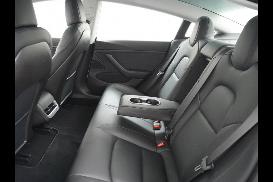 Tesla Model 3 Long Range AWD 75kWh 463PK Lmv 19" FSD-3 Computer Premium Audio AutoPilot Panoramadak Camera's Leer Adaptive-Cruise-Control+Stop 4WD Stoel en achterbank verwarming Elektr.Stoelen+Memory+Easy-Entry WiFi 1e Eigenaar Org. Nederlandse Auto Garantie op Accu/Motor tot 16-03-2028/192.000km