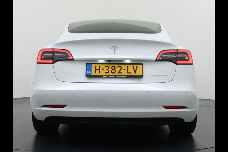 Tesla Model 3 Long Range AWD 75kWh 463PK Lmv 19" FSD-3 Computer Premium Audio AutoPilot Panoramadak Camera's Leer Adaptive-Cruise-Control+Stop 4WD Stoel en achterbank verwarming Elektr.Stoelen+Memory+Easy-Entry WiFi 1e Eigenaar Org. Nederlandse Auto Garantie op Accu/Motor tot 16-03-2028/192.000km