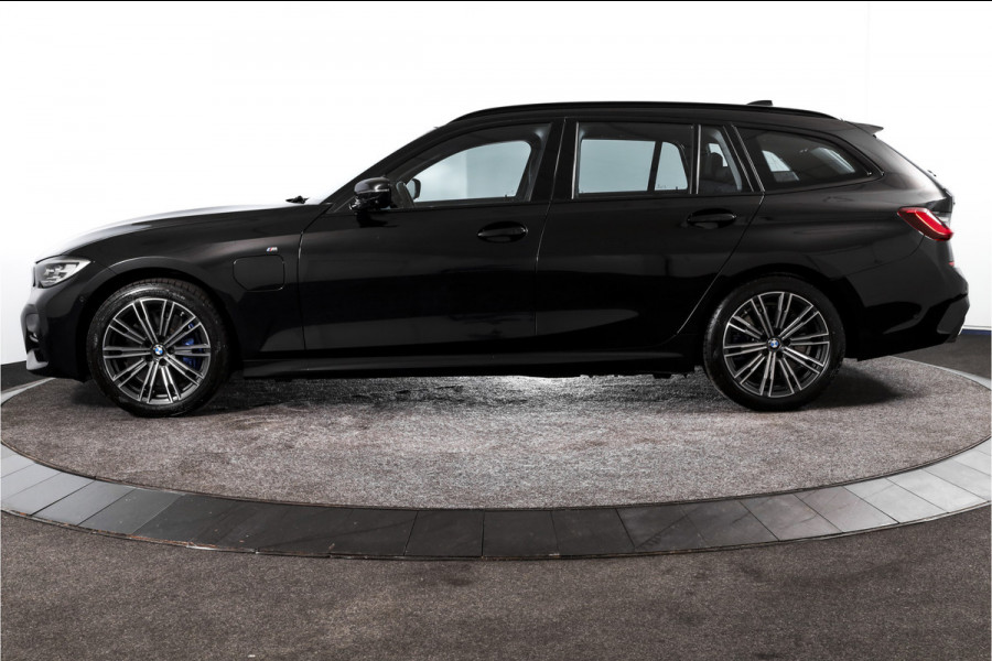 BMW 3 Serie Touring 330e 292 PK xDrive High Executive M-Sport - Automaat | Dig. Cockpit | Cruise | Stoelverw. | PDC | 360 Camera | NAV + App. Connect | ECC | Elek. Klep | DAB | LM 18" | 8487