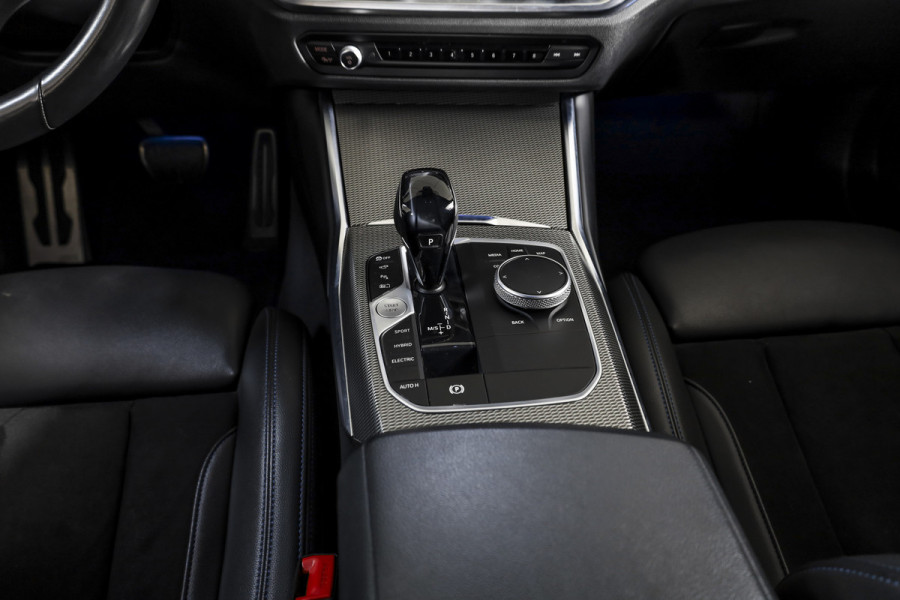 BMW 3 Serie Touring 330e 292 PK xDrive High Executive M-Sport - Automaat | Dig. Cockpit | Cruise | Stoelverw. | PDC | 360 Camera | NAV + App. Connect | ECC | Elek. Klep | DAB | LM 18" | 8487