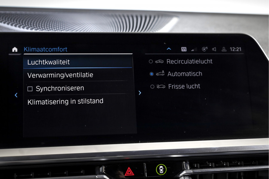 BMW 3 Serie Touring 330e 292 PK xDrive High Executive M-Sport - Automaat | Dig. Cockpit | Cruise | Stoelverw. | PDC | 360 Camera | NAV + App. Connect | ECC | Elek. Klep | DAB | LM 18" | 8487