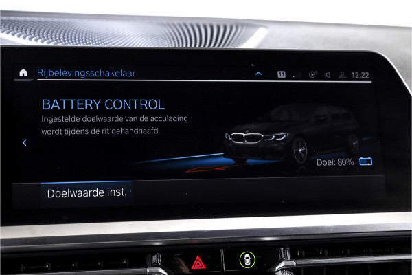 BMW 3 Serie Touring 330e 292 PK xDrive High Executive M-Sport - Automaat | Dig. Cockpit | Cruise | Stoelverw. | PDC | 360 Camera | NAV + App. Connect | ECC | Elek. Klep | DAB | LM 18" | 8487