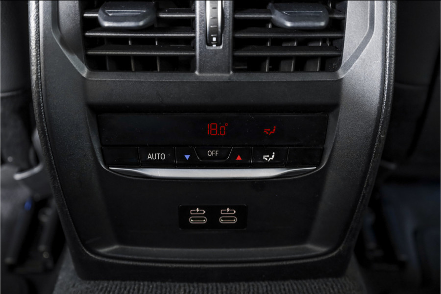 BMW 3 Serie Touring 330e 292 PK xDrive High Executive M-Sport - Automaat | Dig. Cockpit | Cruise | Stoelverw. | PDC | 360 Camera | NAV + App. Connect | ECC | Elek. Klep | DAB | LM 18" | 8487