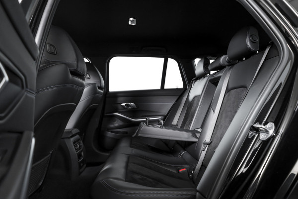 BMW 3 Serie Touring 330e 292 PK xDrive High Executive M-Sport - Automaat | Dig. Cockpit | Cruise | Stoelverw. | PDC | 360 Camera | NAV + App. Connect | ECC | Elek. Klep | DAB | LM 18" | 8487