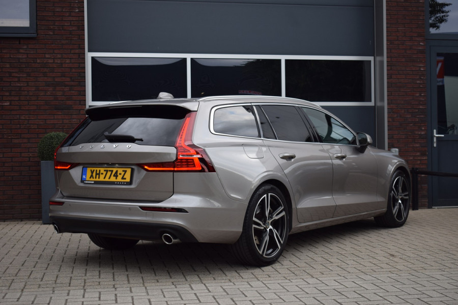 Volvo V60 2.0 T5 250pk Momentum | Trekhaak