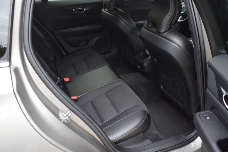 Volvo V60 2.0 T5 250pk Momentum | Trekhaak