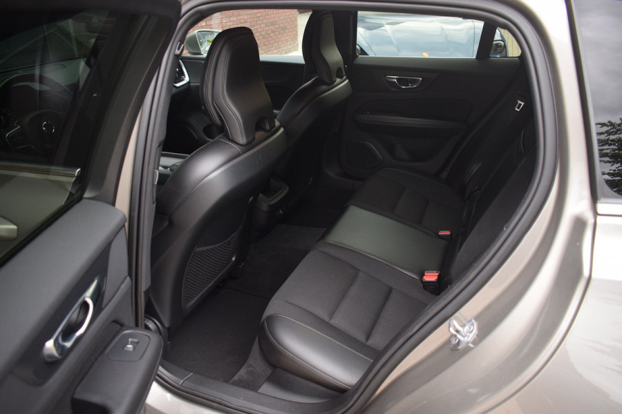 Volvo V60 2.0 T5 250pk Momentum | Trekhaak