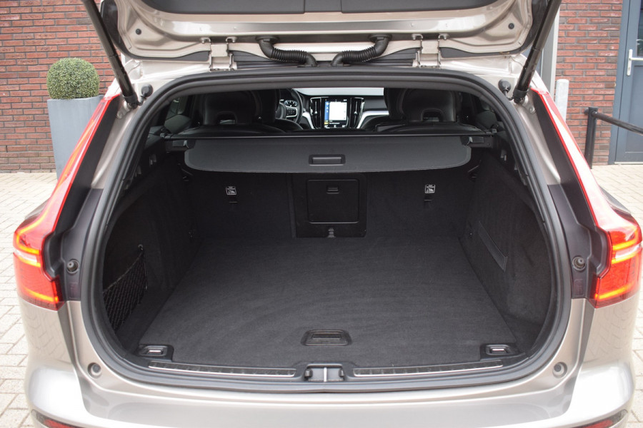 Volvo V60 2.0 T5 250pk Momentum | Trekhaak