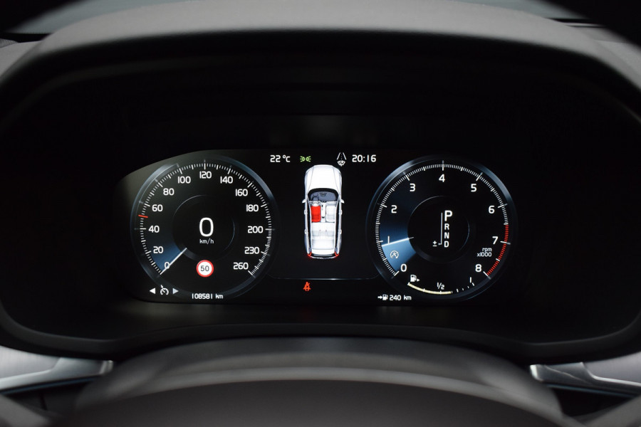 Volvo V60 2.0 T5 250pk Momentum | Trekhaak